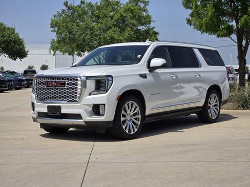 Used 2021 GMC Yukon XL Denali w/ Denali Ultimate Package RWD image 2