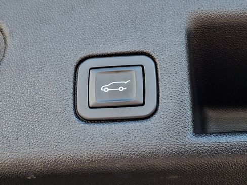 Used 2019 Chevrolet Equinox LT FWD image 34