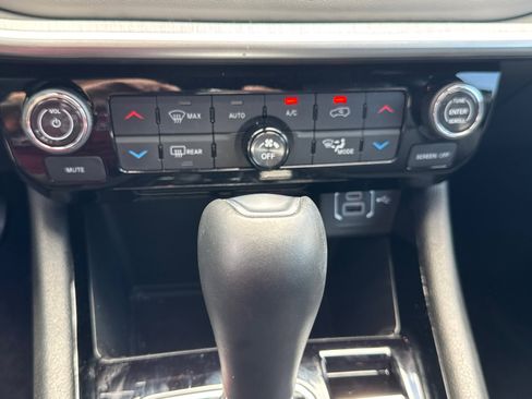 Certified 2025 Jeep Compass Limited AWD/4WD image 28