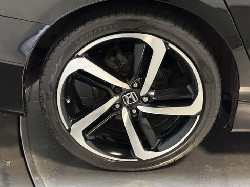 Used 2019 Honda Accord Sport image 16