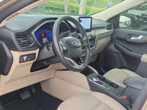 Certified 2020 Ford Escape Titanium FWD image 6
