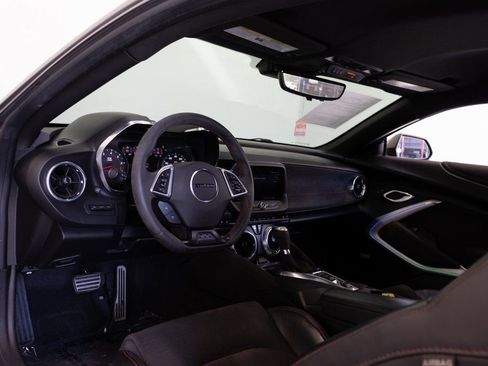 Used 2021 Chevrolet Camaro ZL1 RWD image 22