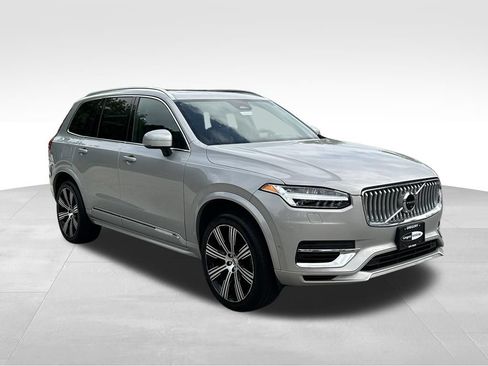 Used 2023 Volvo XC90 T8 Plus w/ Protection Package Premier AWD/4WD image 5