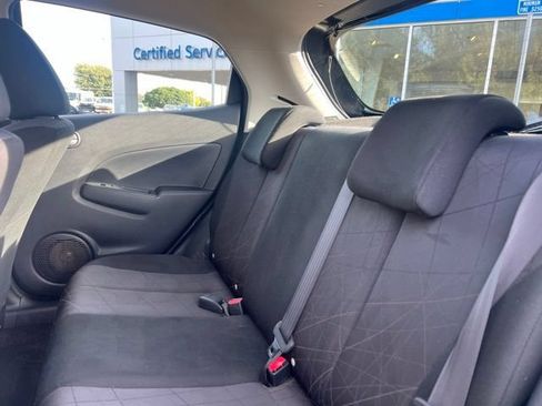 Used 2014 MAZDA MAZDA2 Sport FWD image 19