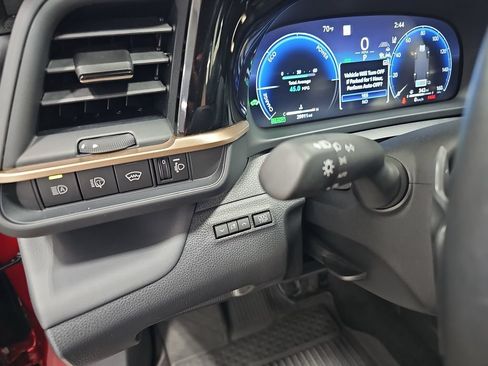 Used 2025 Toyota Crown Signia AWD/4WD image 28
