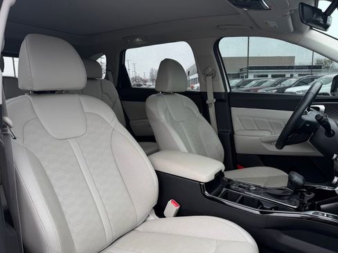 Used 2025 Kia Sorento SX image 33