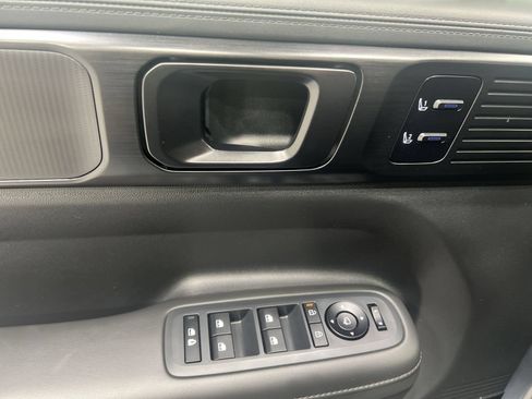 Used 2025 Hyundai Santa Fe Calligraphy AWD/4WD image 13
