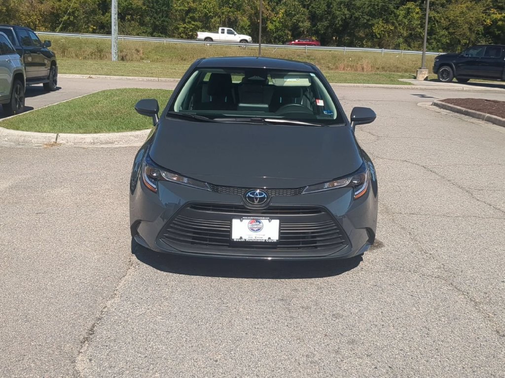 Used 2026 Toyota Corolla LE FWD image 8