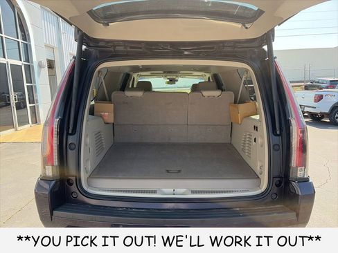 Used 2018 Cadillac Escalade ESV Premium Luxury AWD/4WD image 8