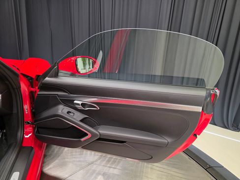 Used 2021 Porsche 718 Boxster RWD image 31