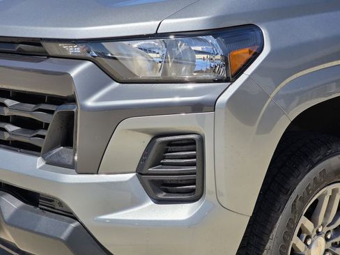 Used 2025 Chevrolet Colorado LT RWD image 6