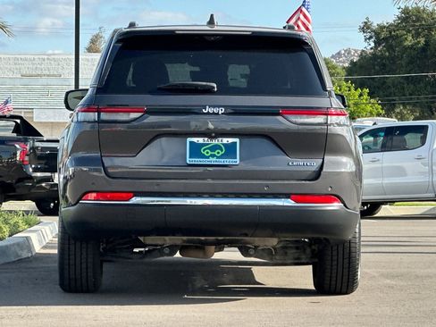 Used 2022 Jeep Grand Cherokee Limited w/ Luxury Tech Group II RWD image 5
