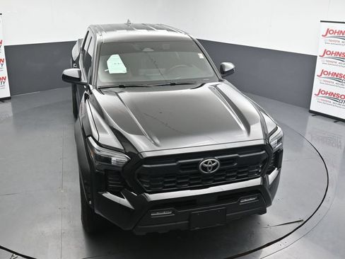 Used 2024 Toyota Tacoma TRD Off-Road AWD/4WD image 25