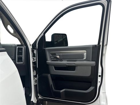 Used 2018 RAM 1500 Big Horn image 28