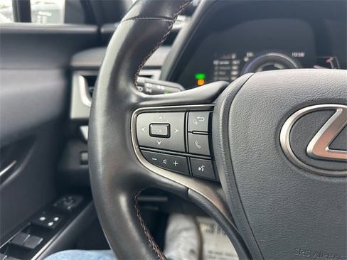 Used 2022 Lexus UX 250h w/ Premium Package image 23