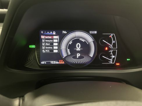 Used 2019 Lexus UX 250h w/ Premium Package image 21