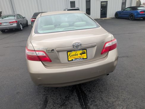 Used 2009 Toyota Camry LE FWD image 7