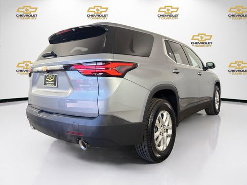 Used 2023 Chevrolet Traverse LS FWD image 8