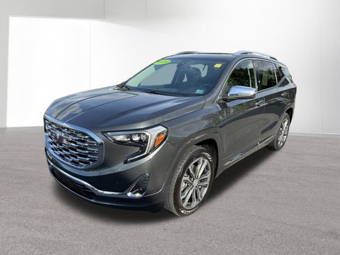 Used 2020 GMC Terrain Denali w/ Denali Premium Package AWD/4WD image 7