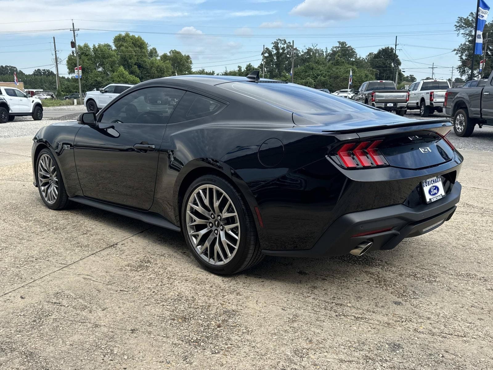 Used 2025 Ford Mustang GT Premium RWD image 5