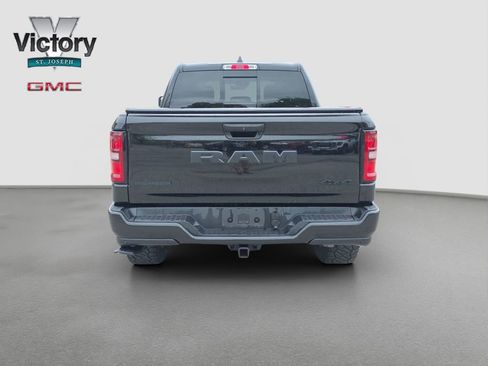 Used 2025 RAM 1500 Big Horn AWD/4WD image 16