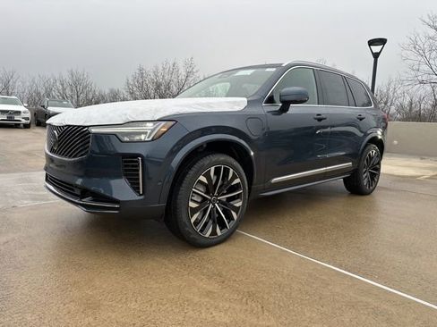 New 2026 Volvo XC90 T8 Plus w/ Protection Package Premier image 3