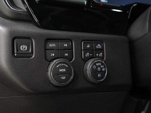 Used 2026 Chevrolet Silverado 1500 LT Trail Boss w/ Safety Package AWD/4WD image 25