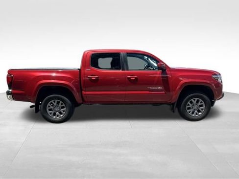 Used 2019 Toyota Tacoma SR5 AWD/4WD image 6