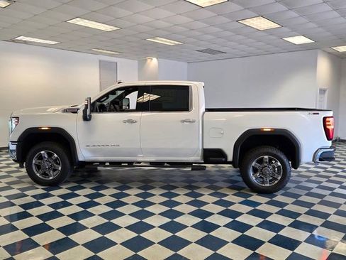 New 2026 GMC Sierra 3500 SLT w/ SLT Premium Package image 4