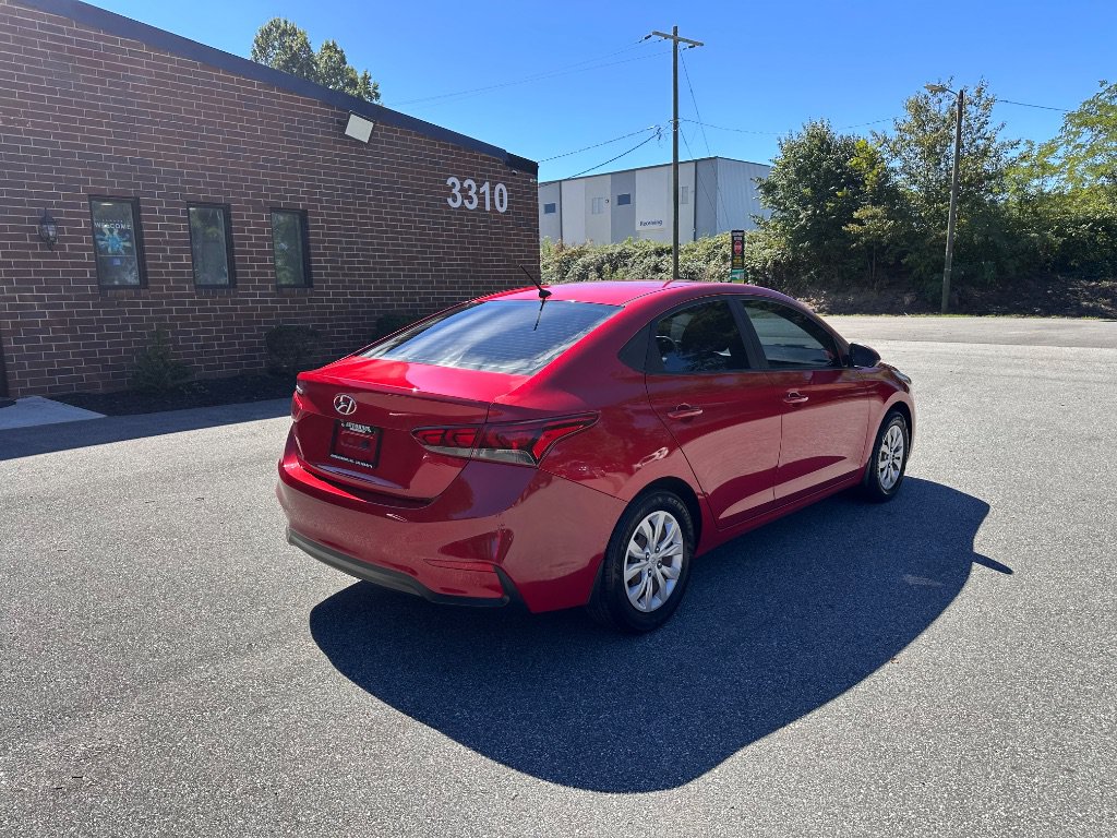 Used 2022 Hyundai Accent SE FWD image 7