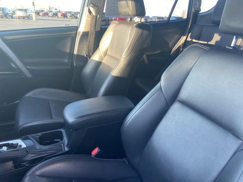 Used 2018 Toyota RAV4 Limited image 12