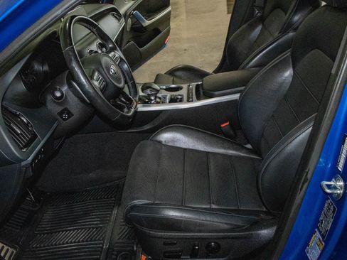 Used 2019 Kia Stinger GT2 image 8