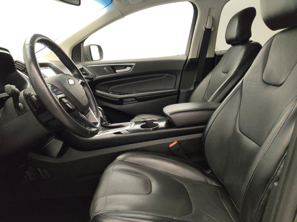 Used 2017 Ford Edge Titanium FWD image 17