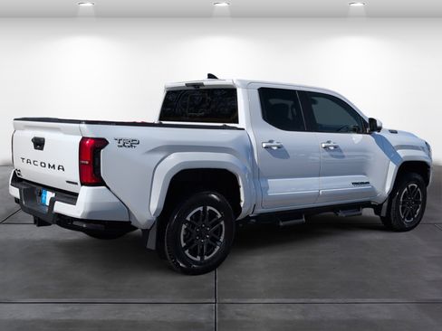 Used 2025 Toyota Tacoma TRD Sport image 7