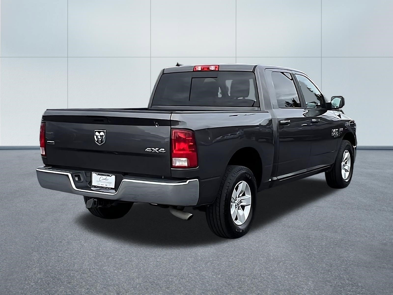 Used 2019 RAM 1500 Classic SLT w/ Luxury Group AWD/4WD image 6