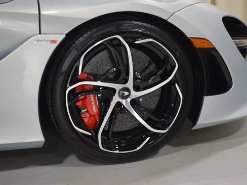 New 2025 McLaren 750S Spider image 18