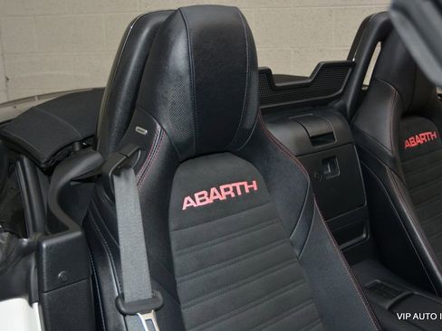 Used 2018 FIAT 124 Spider Abarth w/ Convenience Group image 18