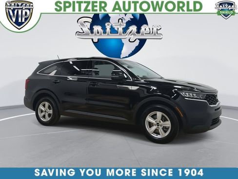 Used 2023 Kia Sorento LX FWD image 2