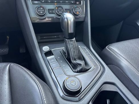 Used 2021 Volkswagen Tiguan SE w/ Panoramic Sunroof Package AWD/4WD image 15