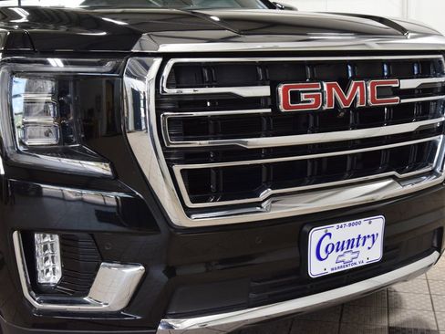 Used 2023 GMC Yukon XL SLT w/ SLT Premium Package AWD/4WD image 13