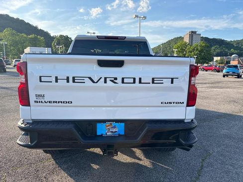 Used 2025 Chevrolet Silverado 1500 Custom Trail Boss w/ Turbomax Blackout Package AWD/4WD image 4