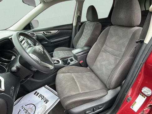 Used 2016 Nissan Rogue SV image 16