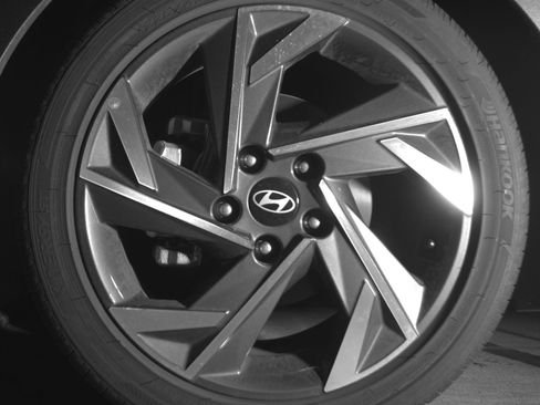 Used 2025 Hyundai Elantra SEL FWD image 12