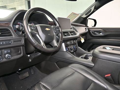 Used 2021 Chevrolet Suburban LT image 13