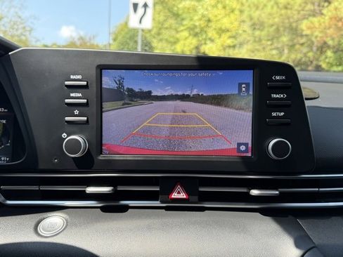 Used 2023 Hyundai Elantra SEL image 17