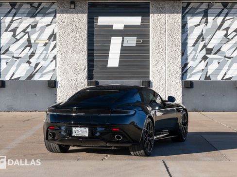 Used 2024 Aston Martin DB12 Coupe image 15