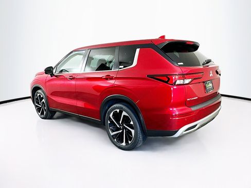 Used 2023 Mitsubishi Outlander SE image 5