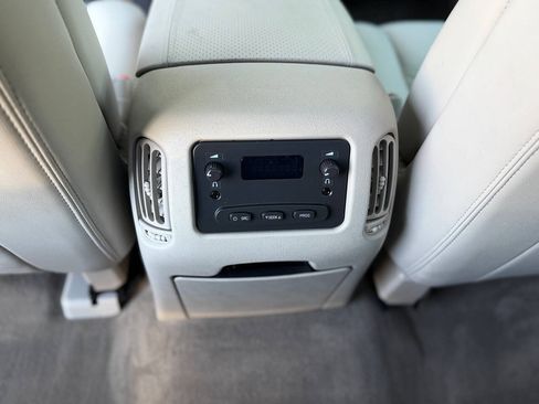 Used 2005 Cadillac Escalade EXT AWD/4WD image 38