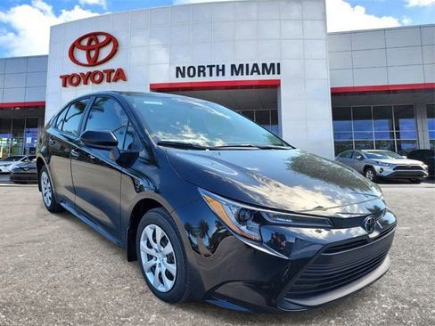 Used 2026 Toyota Corolla LE image 1