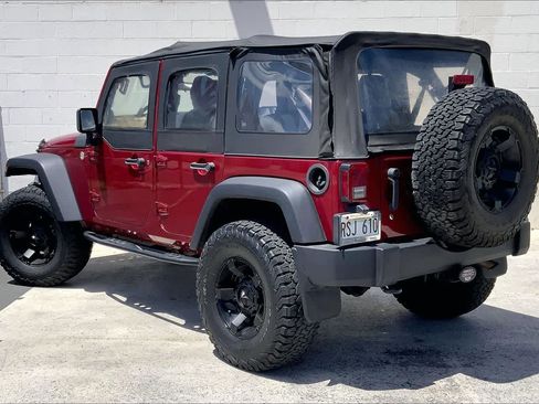 Used 2012 Jeep Wrangler Unlimited Sport w/ Connectivity Group AWD/4WD image 5